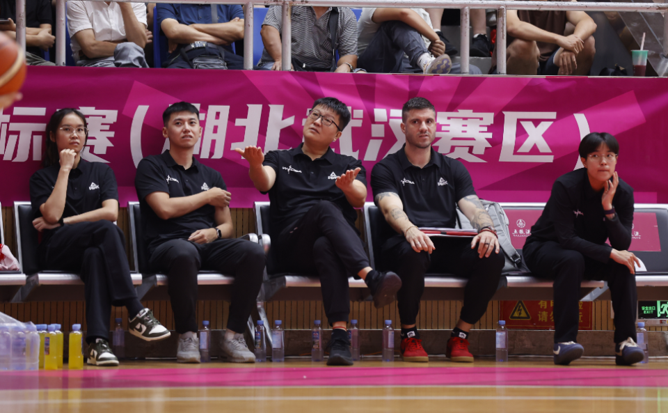 遭遇一场一, 全力拼搏 遭遇一场一, 全力拼搏