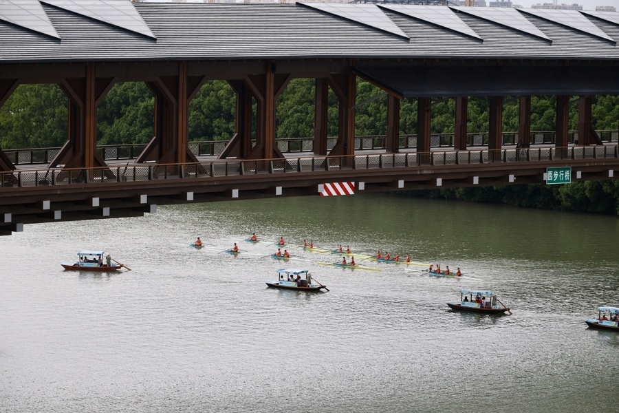 克里斯托夫, 推动文旅商, 再到空中 克里斯托夫, 推动文旅商, 再到空中