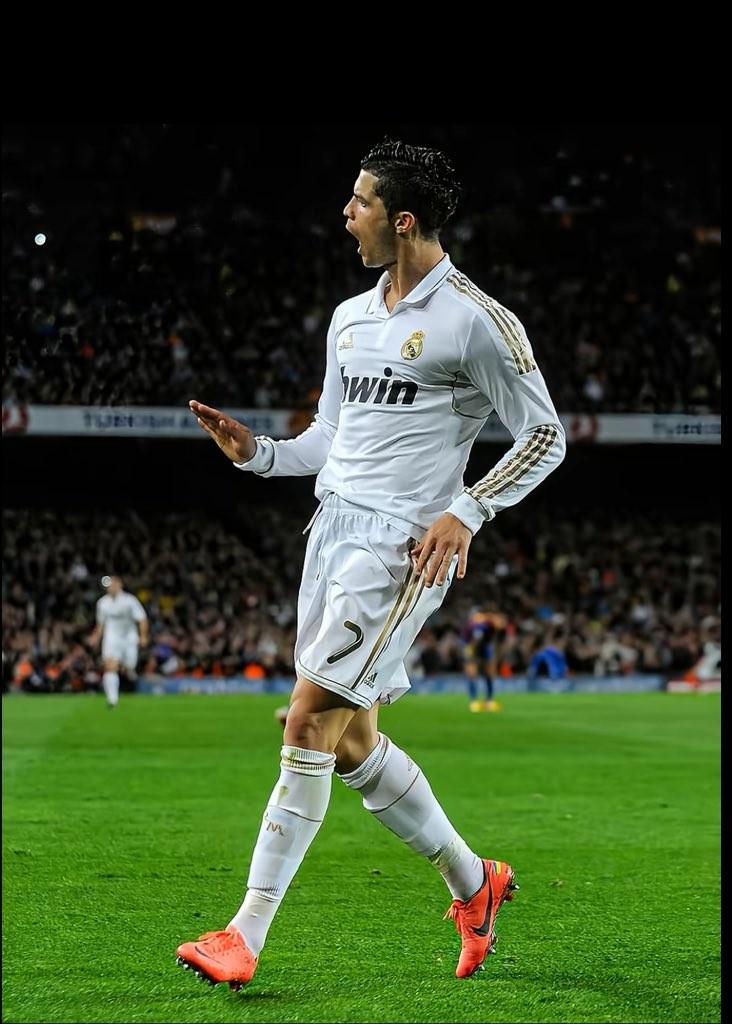 复刻了C罗, 其中还包括, 庆祝动作 复刻了C罗, 其中还包括, 庆祝动作